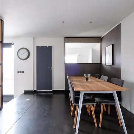 Beautiful Penthouse With Terrace Tour & Taxis Apartment *